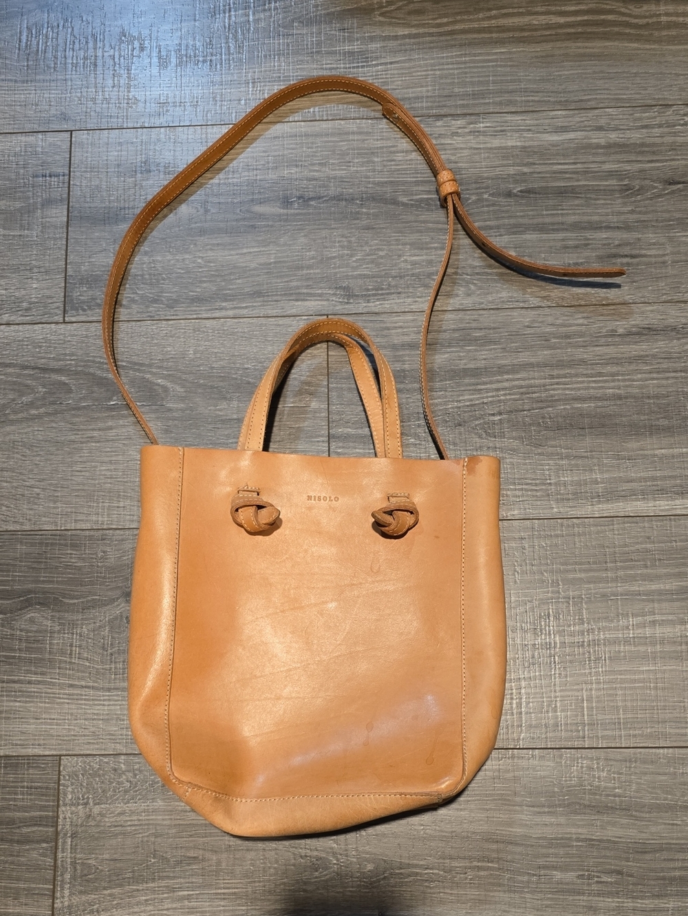Nisolo Tan Leather Tote Bag with Detachable Strap.